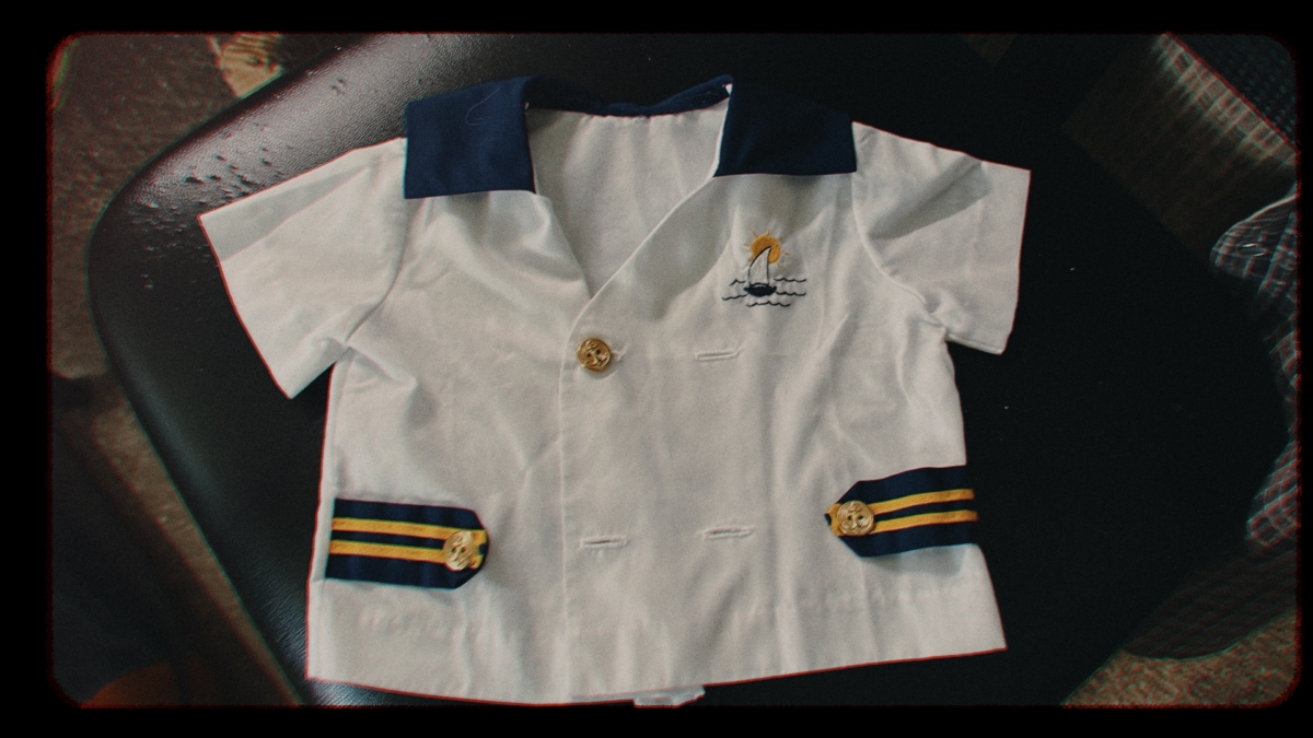 A little sailor shirt for our cat